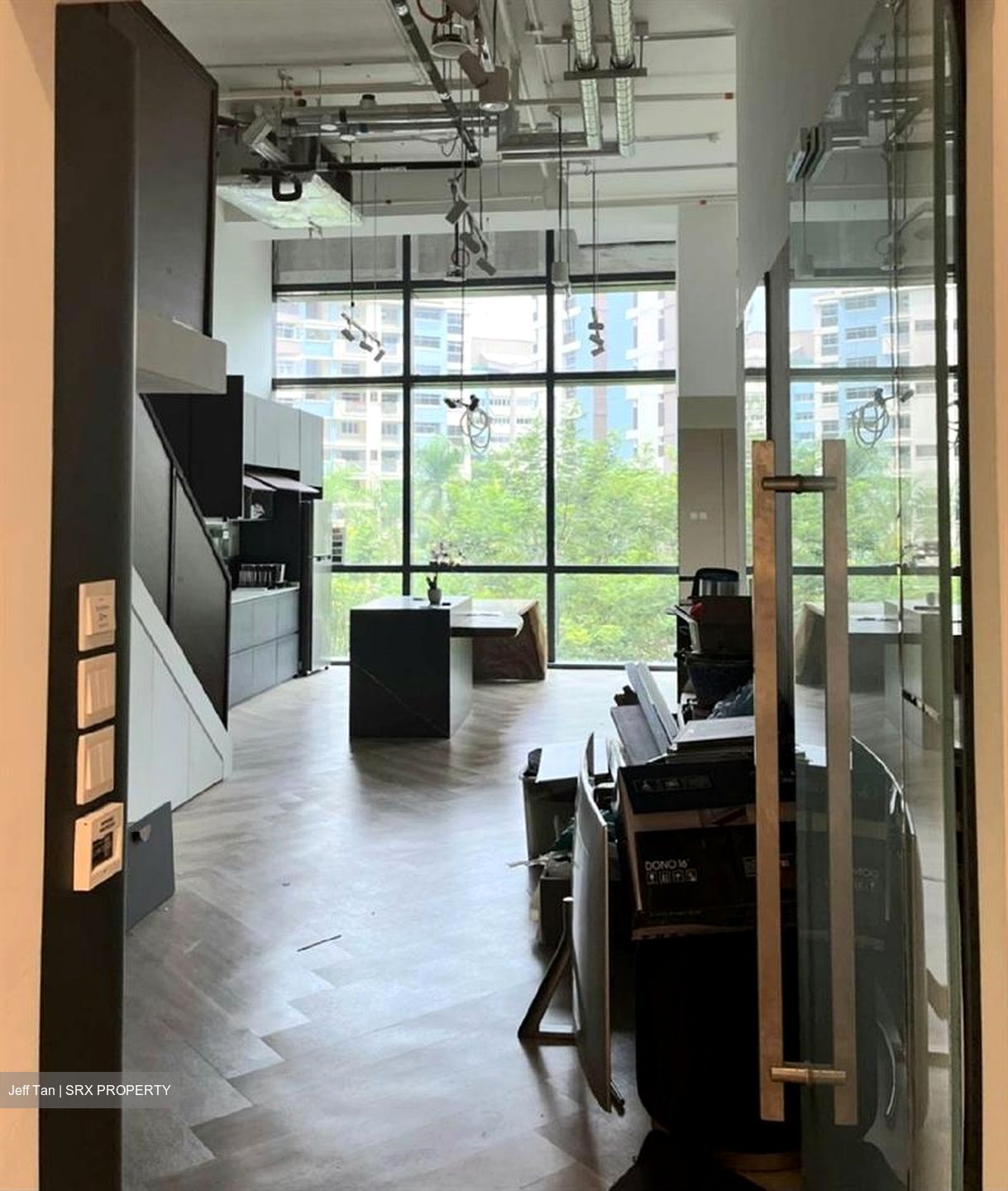 Woods Square (D25), Office #611442151